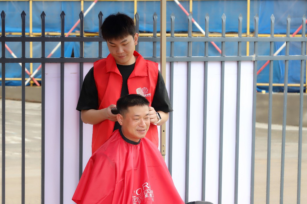 “心系职工 情暖五一，致敬最美劳动者” ——集团开展“五一”国际劳动节送温暖活动(图9)