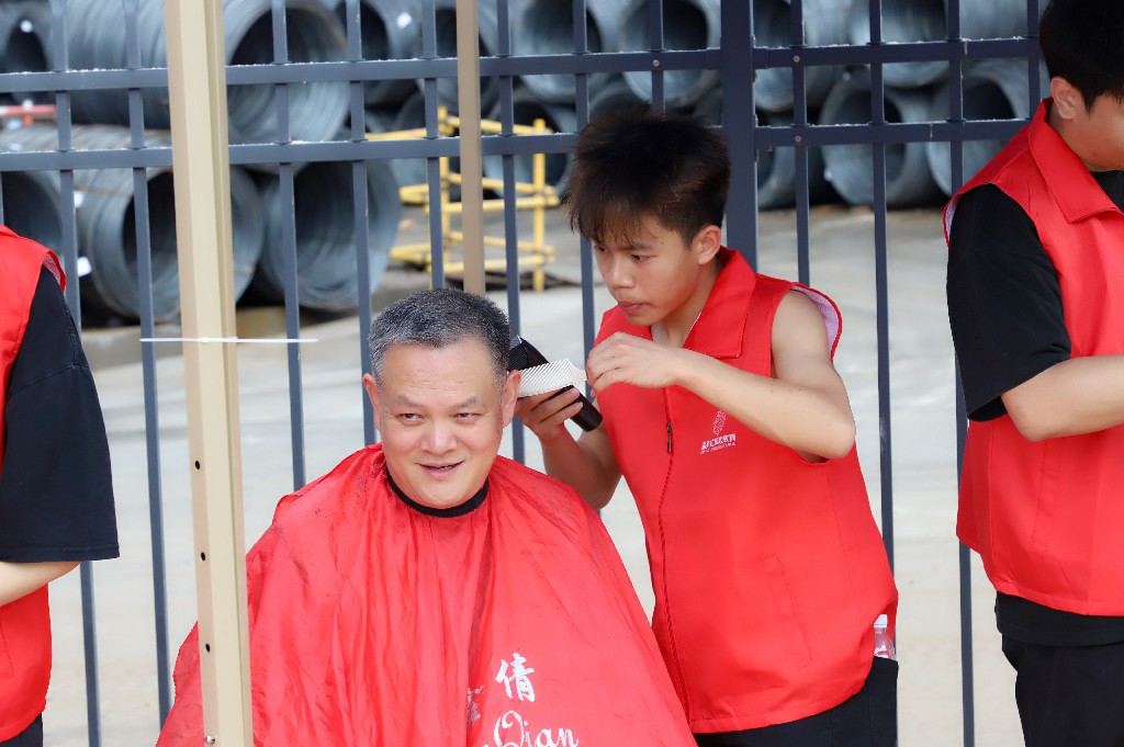 “心系职工 情暖五一，致敬最美劳动者” ——集团开展“五一”国际劳动节送温暖活动(图6)