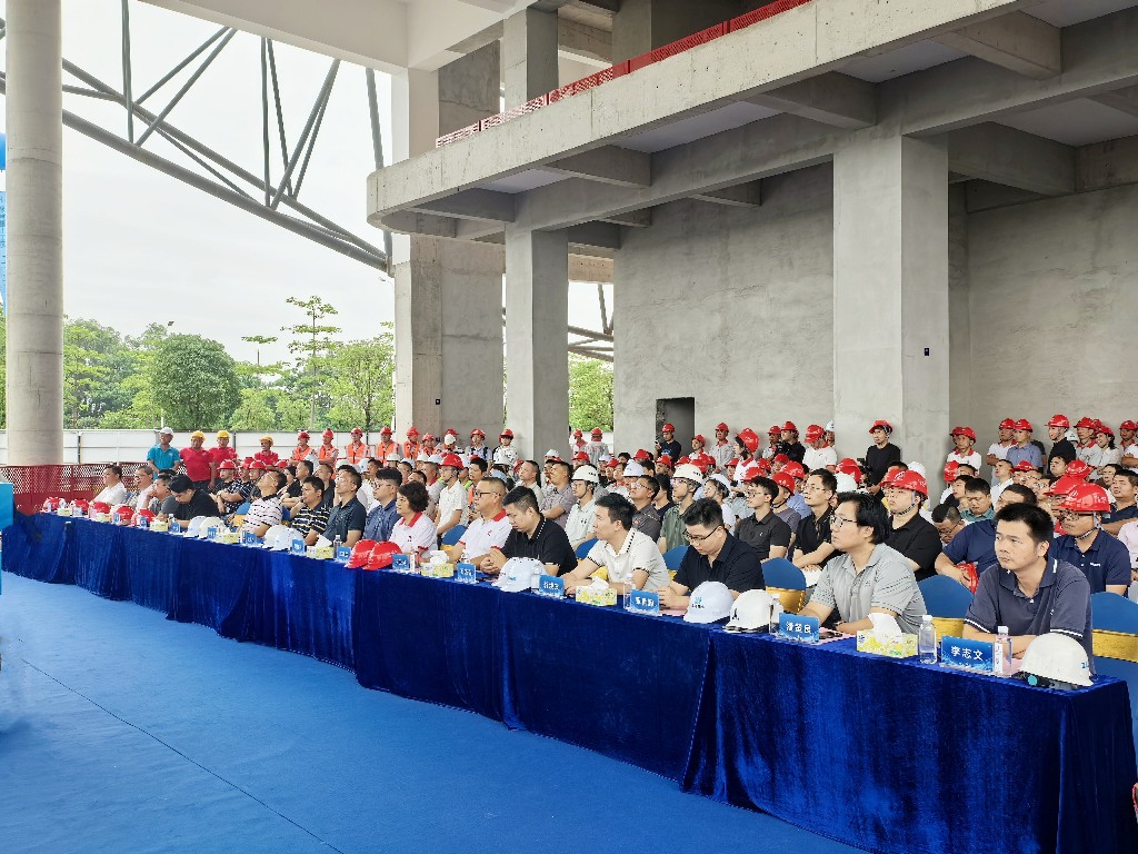 聚焦 | 创新引领革新,2025年东莞市建筑施工“安全生产月”观摩启动仪式在银瓶现代产业园项目圆满举行(图1) 聚焦 | 创新引领革新,2025年东莞市建筑施工“安全生产月”观摩启动仪式在银瓶现代产业园项目圆满举行(图1)