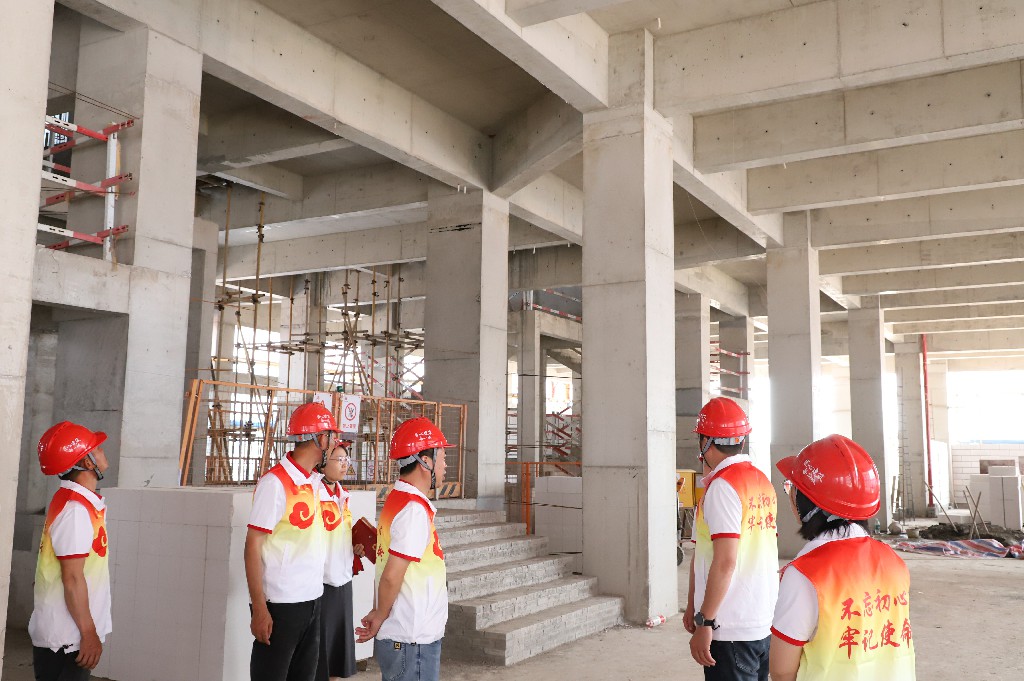 聚焦 | 创新引领革新，2025年东莞市建筑施工“安全生产月”观摩启动仪式在银瓶现代产业园项目圆满举行(图8)