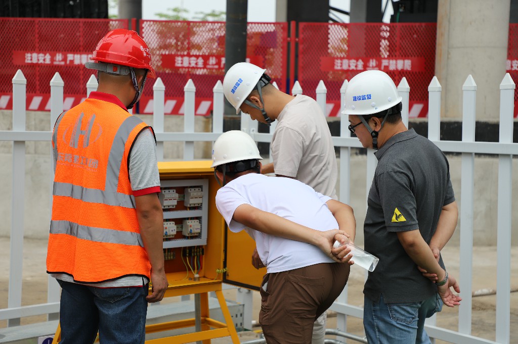 聚焦 | 创新引领革新，2025年东莞市建筑施工“安全生产月”观摩启动仪式在银瓶现代产业园项目圆满举行(图19)