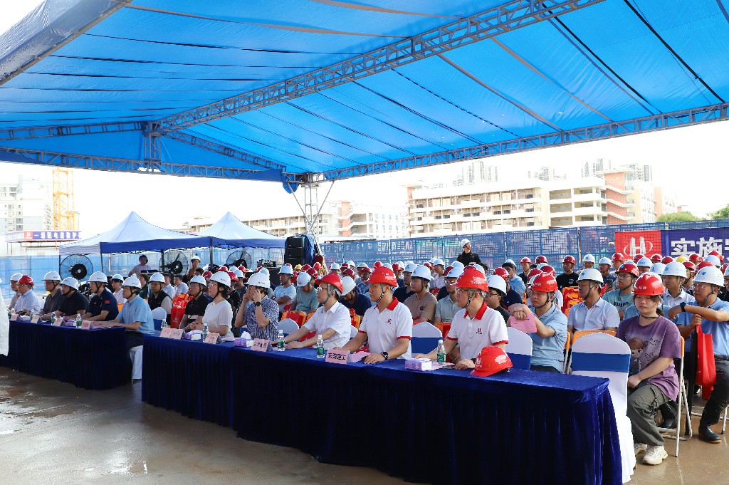 筑牢安全防线 锤炼应急能力丨桥头镇住建领域2025年综合应急演练在东莞建工集团三津食品增资扩产项目成功开展(图1) 筑牢安全防线 锤炼应急能力丨桥头镇住建领域2025年综合应急演练在东莞建工集团三津食品增资扩产项目成功开展(图1)