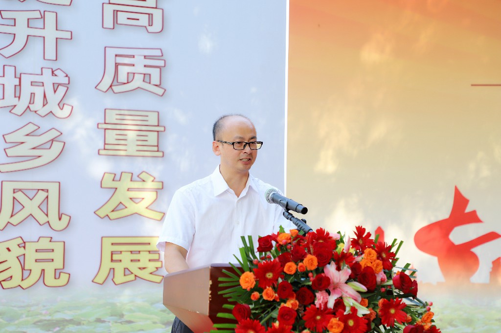 携手央企,共绘“百千万工程”新画卷 | 东莞建工集团助力桥头镇工业路房屋外立面提升样板项目开工仪式圆满举行(图4) 携手央企,共绘“百千万工程”新画卷 | 东莞建工集团助力桥头镇工业路房屋外立面提升样板项目开工仪式圆满举行(图4)