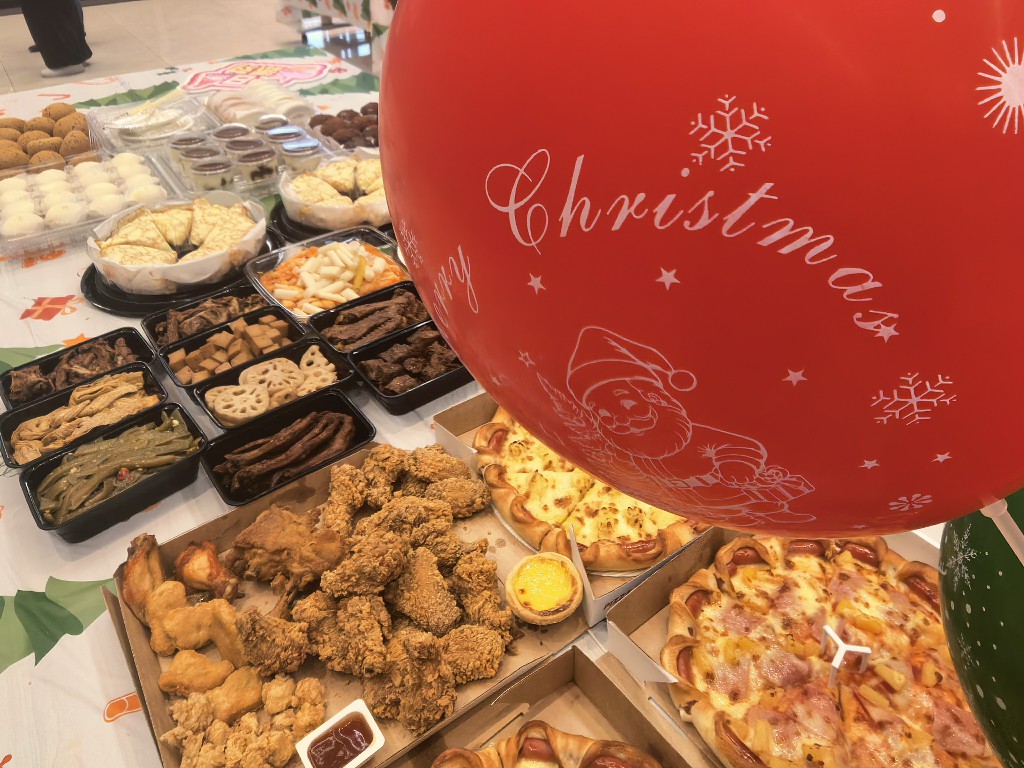 圣诞共欢聚，暖冬庆生辰 | 集团第四季度员工生日会(图2)