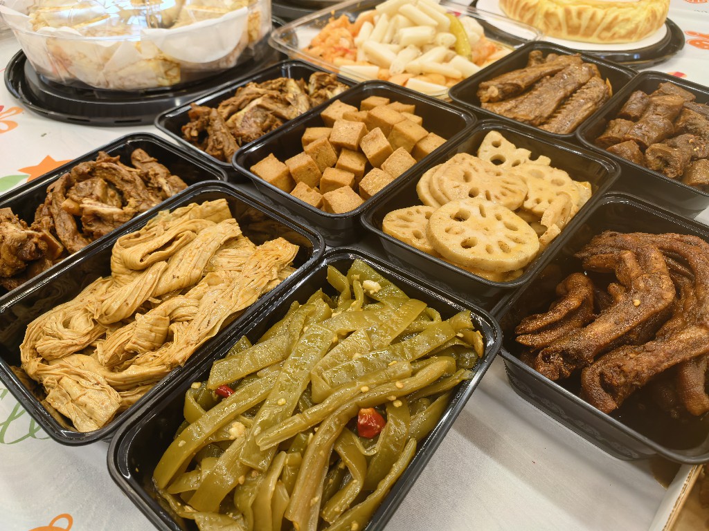 圣诞共欢聚，暖冬庆生辰 | 集团第四季度员工生日会(图4)